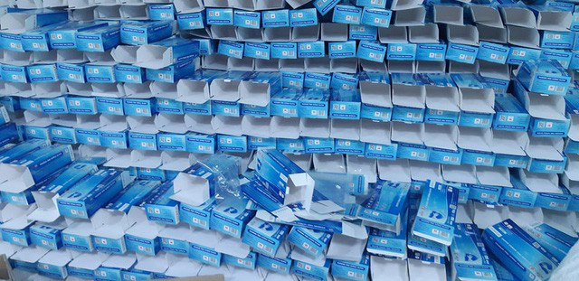 Hàng chục tấn găng tay đã qua sử dụng được tái chế để... bán ra thị trường-3