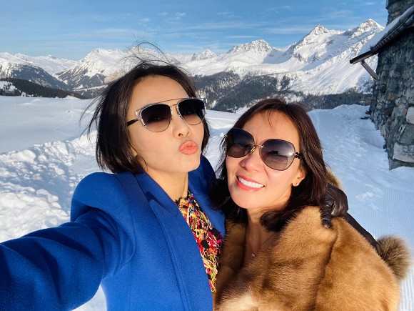 Ca sĩ Thu Minh lần đầu tiết lộ chuyện được chị gái xông vào biển lửa để cứu-3