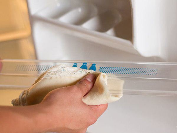 Đổ giấm vào tủ lạnh ngâm trong 5 phút, đảm bảo bạn sẽ ngỡ ngàng khi mở ra-1