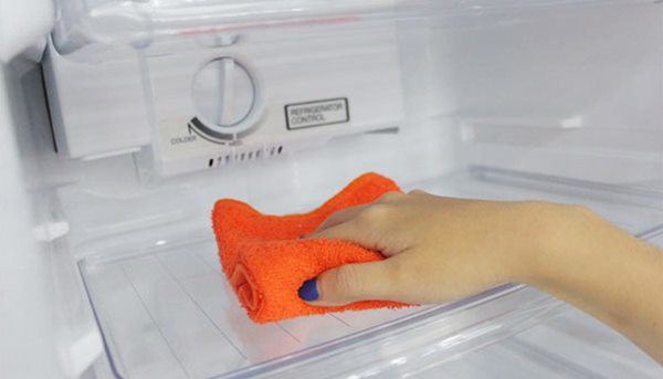 Đổ giấm vào tủ lạnh ngâm trong 5 phút, đảm bảo bạn sẽ ngỡ ngàng khi mở ra-2