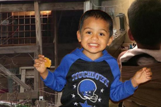 Phần thi thể của bé trai trong chuồng động vật hé lộ cuộc sống địa ngục bên trong ngôi nhà đầy camera giám sát, lúc chết cũng không được yên