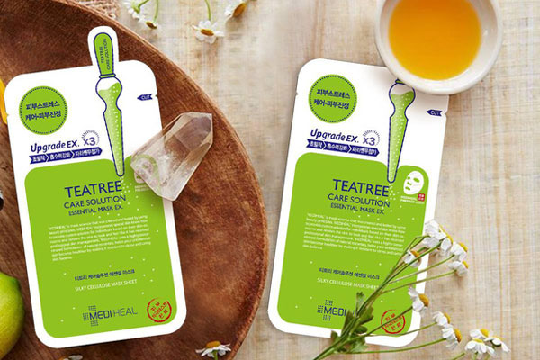 Nghe chất nhầy của ốc sên có khả năng làm đẹp da, cô gái lập tức ra vườn bắt cả bầy thả lên mặt làm thử nghiệm khiến dân mạng tranh cãi-3