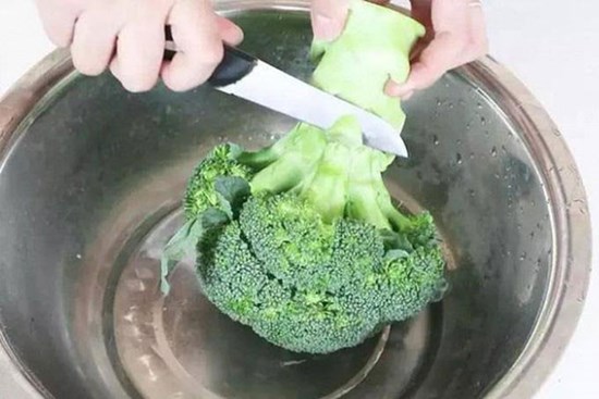 Ăn súp lơ xanh tuyệt đối không mắc sai lầm này, vừa lãng phí tiền lại mất chất