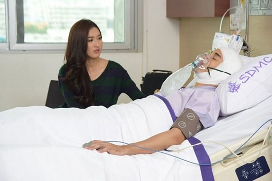 Đến viện chăm chồng nhưng chị dâu mang đúng một bát cháo loãng, khi tôi tỏ ý phẫn nộ thì anh trai quay mặt đi nói một câu làm cả nhà 