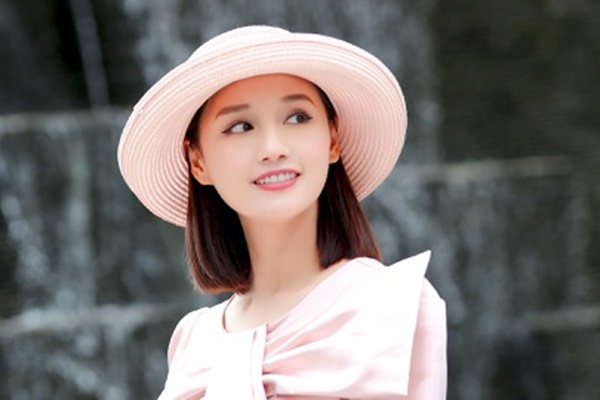 Phân cảnh giằng co của Lã Thanh Huyền và Diễm My 9X-1