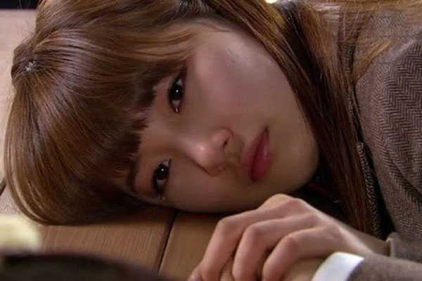 Mặc vợ ốm nghén suýt sảy thai chồng vẫn đi tâm sự với hội bạn, chị vợ tức giận ném thẳng cọc tiền vào gã trẻ con không chịu lớn-3