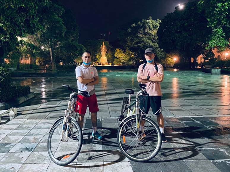 Quang Hải xỏ sandal của bạn gái, nhìn kì cục nhưng khiến Huỳnh Anh không nhịn được cười-2