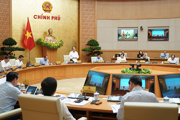 Thủ tướng: Dịch Covid-19 cơ bản trong tầm kiểm soát, hạn chế giãn cách tràn lan-2