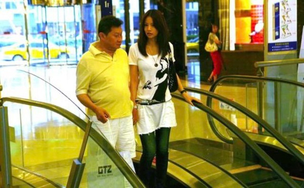 Đại gia phụ vợ bỏ con, đuổi theo 4 nhân tình và cái kết cho người vợ cao tay-3