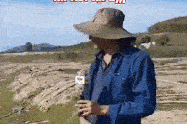 Màn đánh ghen” bằng cú tát trời giáng của 2 cô gái khiến thầy giáo,&nbsp;bạn bè kinh ngạc và sự thật bất ngờ-1