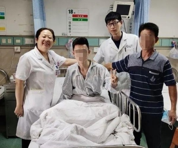 Sau một lần ngáp, chàng trai nhập viện trong tình trạng tức ngực, hô hấp khó khăn, bác sĩ cảnh báo căn bệnh dễ gặp ở người gầy-1