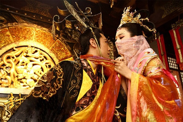 Hoàng đế si tình đến bệnh hoạn của Trung Hoa: Hoàng hậu qua đời vẫn vào quan tài ân ái với xác chết và đại kết cục-1