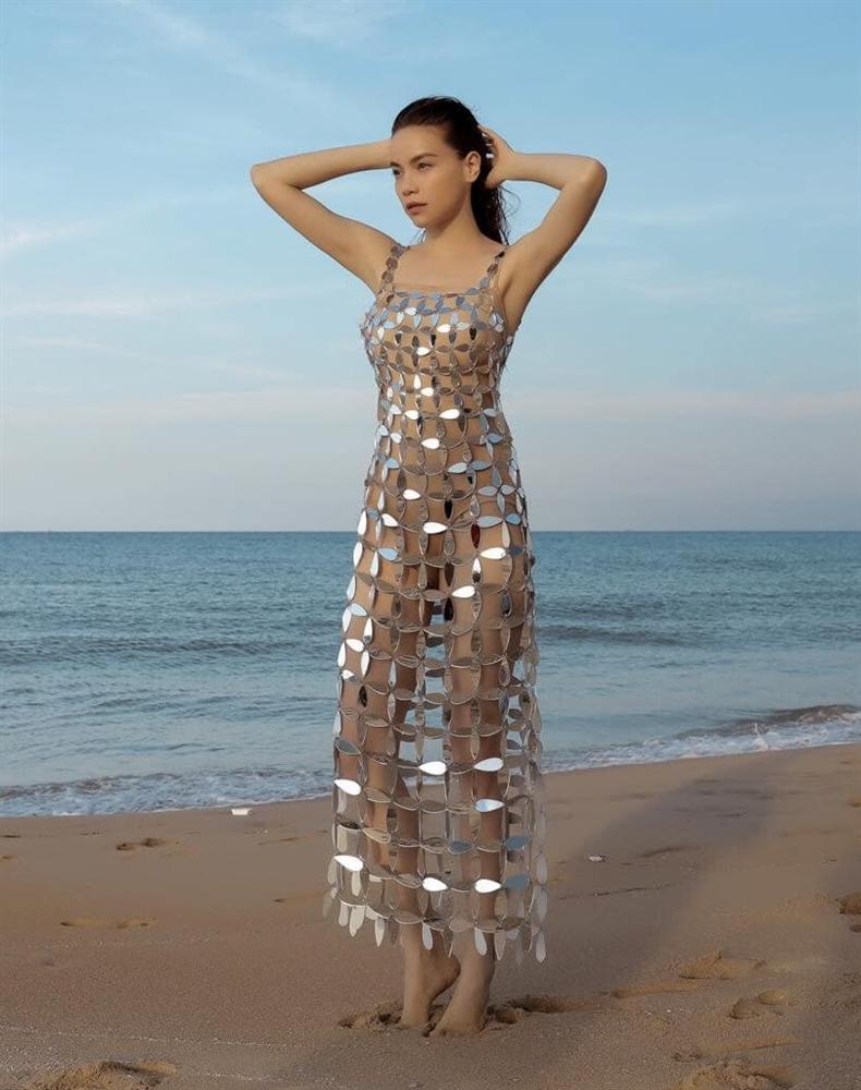 Diện đầm xuyên thấu mặc như không, Ngọc Trinh khiến dân tình nóng mắt, độ tinh tế thua xa cả Sam lẫn Hà Hồ-6