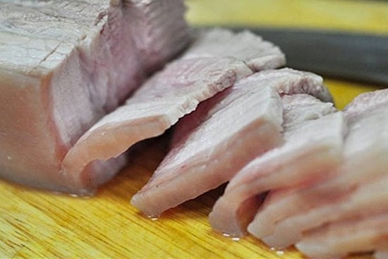 Cũng là thịt luộc nhưng cho thêm thứ này vào nước khi chế biến ăn bao nhiêu cũng hết, thơm ngọt, chín mềm