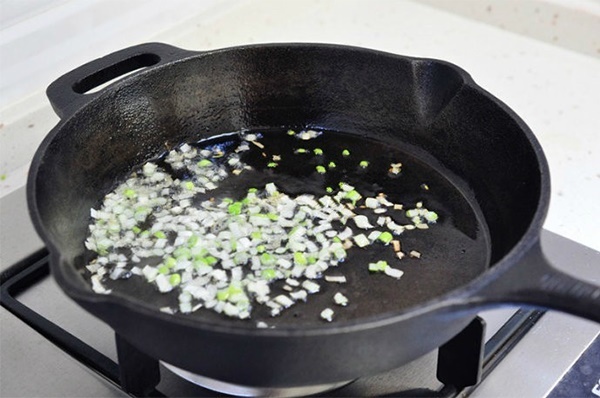 Bí quyết pha tương đen chấm món cuốn ngon tụt lưỡi tôi học được của đầu bếp người miền Nam, ai ăn cũng ngạc nhiên vì xuất sắc quá!-3