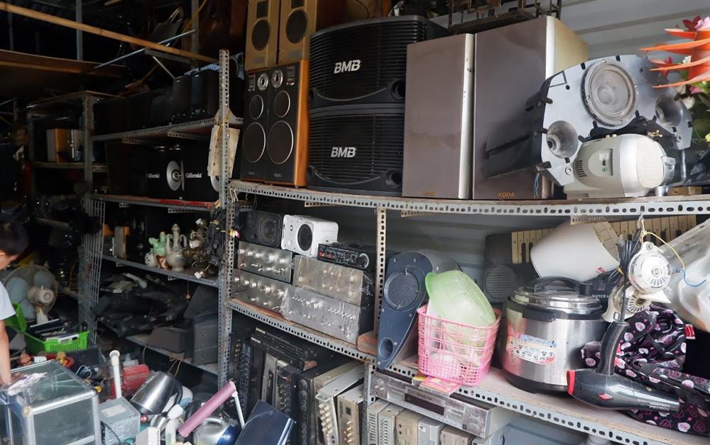 Đi chợ đồ cổ Hà Đông săn hàng gia dụng Nhật bãi chất lượng, giá rẻ-12