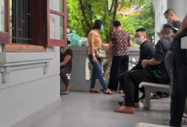 Vụ container tông xe con dừng đèn đỏ làm 3 người chết ở Hà Nội: Chuyến xe định mệnh đưa cặp vợ chồng đi lễ rằm-2