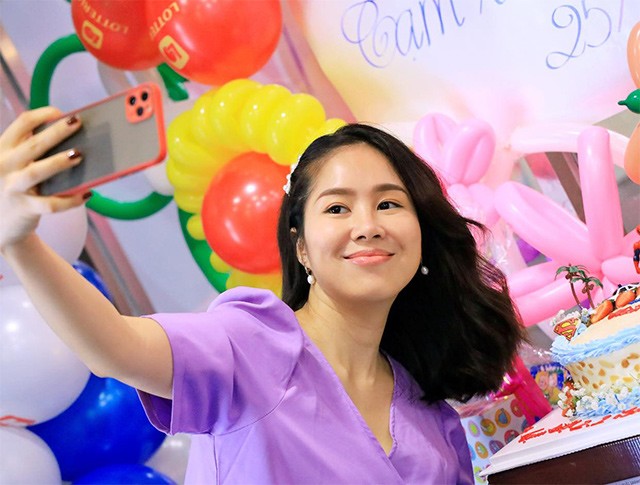 Hết phá tướng sau sinh, giờ Lê Phương vòng 1 căng tròn, vòng 2 cực phẩm như nữ thần-7