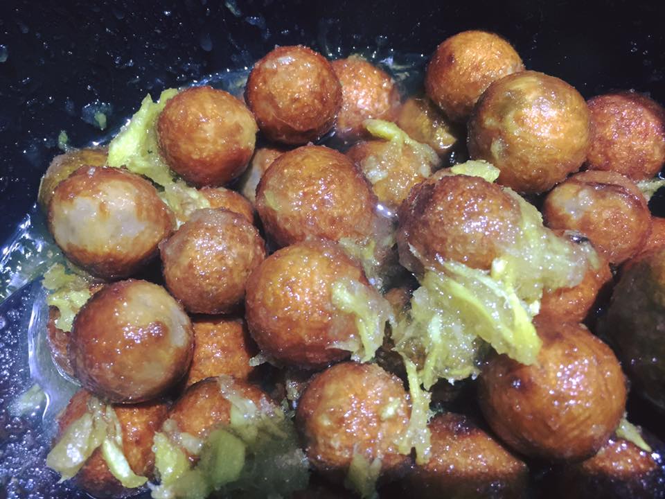 Sấu chín cuối mùa giá 40 ngàn/kg vẫn đắt khách, tiểu thương cố thu gom cũng không có bán-2