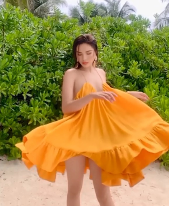 Diện váy hờ hững vòng 1, Kỳ Duyên mải tạo dáng đến suýt hớ hênh; đến Đông Nhi lại kín đáo hơn hẳn-3