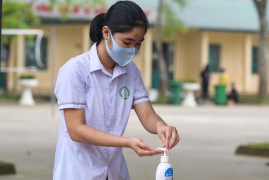 Ở điểm thi có thí sinh F1, cán bộ coi thi phải mặc đồ bảo hộ