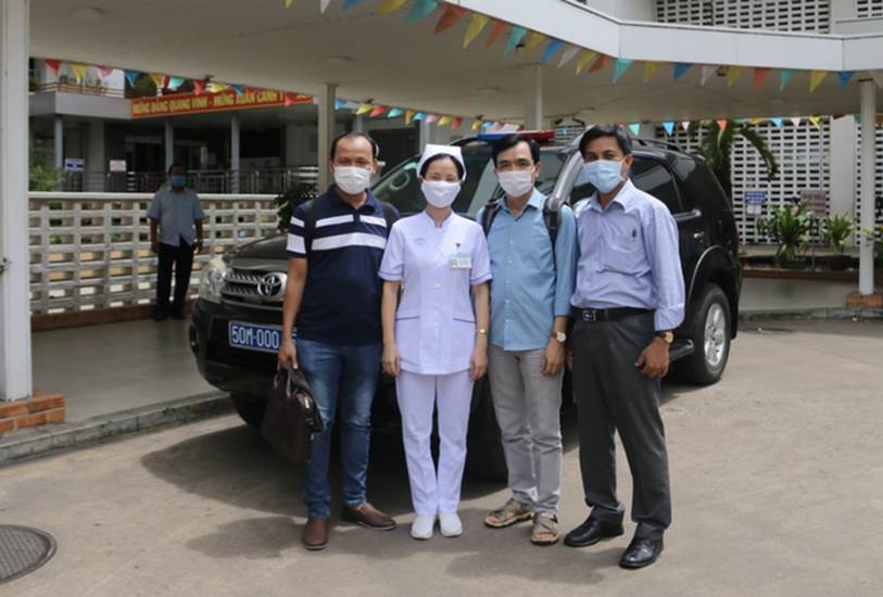 Thêm 2 nhân viên y tế Bệnh viện Chợ Rẫy tức tốc ra Đà Nẵng hỗ trợ chống dịch COVID-19-2