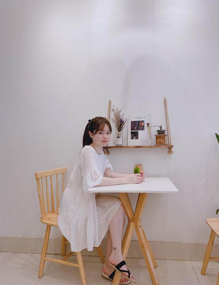 Người yêu Quang Hải liên tục mặc váy suông rộng, dân mạng tinh ý soi ra vòng 2 lớn bất thường?-2