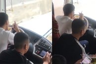 Tài xế xe giường nằm ở Nghệ An vừa lái vừa ăn mì tôm