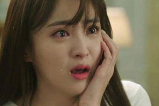 Đang yên lành chồng bỗng tát tôi cháy má, lôi xềnh xệch vào phòng tiết lộ điều kinh khủng