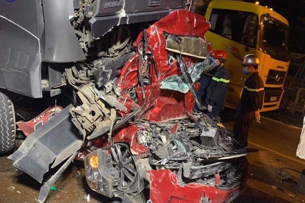 Tìm ra tài xế container vượt ẩu tông chết nữ sinh rồi bỏ chạy trên đường Hà Nội-2