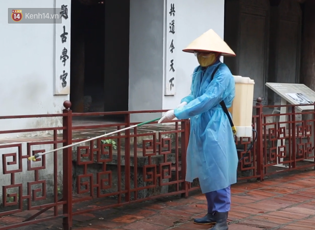 Học sinh Hà Nội rủ nhau đến Văn Miếu cầu may trước kỳ thi tốt nghiệp THPT Quốc gia 2020-5