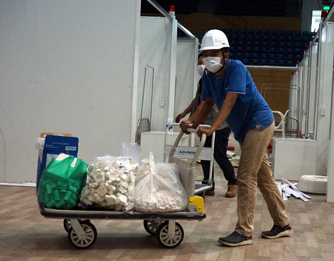 Cận cảnh bệnh viện dã chiến 700 giường tại Đà Nẵng hoàn thiện sau 72 giờ-4