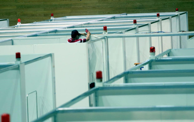 Cận cảnh bệnh viện dã chiến 700 giường tại Đà Nẵng hoàn thiện sau 72 giờ-7