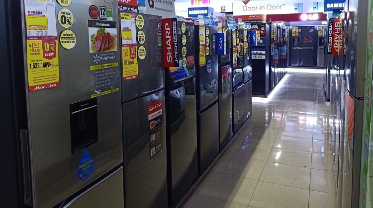 Vợ chồng trẻ nhận quả đắng khi ôm tiền mua hàng điện máy trưng bày, chuyên gia nói gì?-3