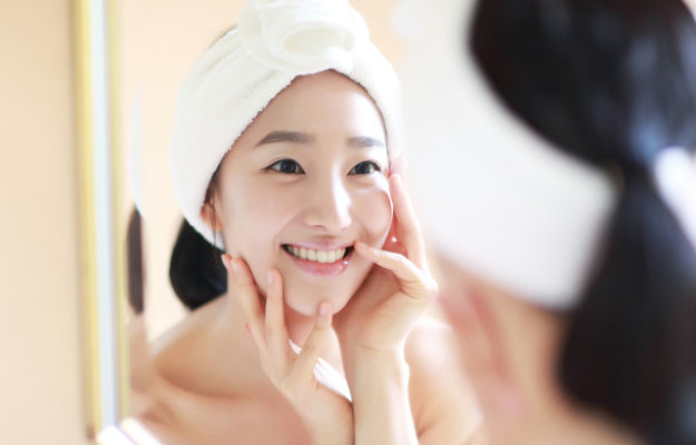 Lười skincare nên da nhàu như quả táo tàu? Chưa toang hẳn đâu vì bạn có thể đảo ngược tình thế với dăm bước đơn giản-2