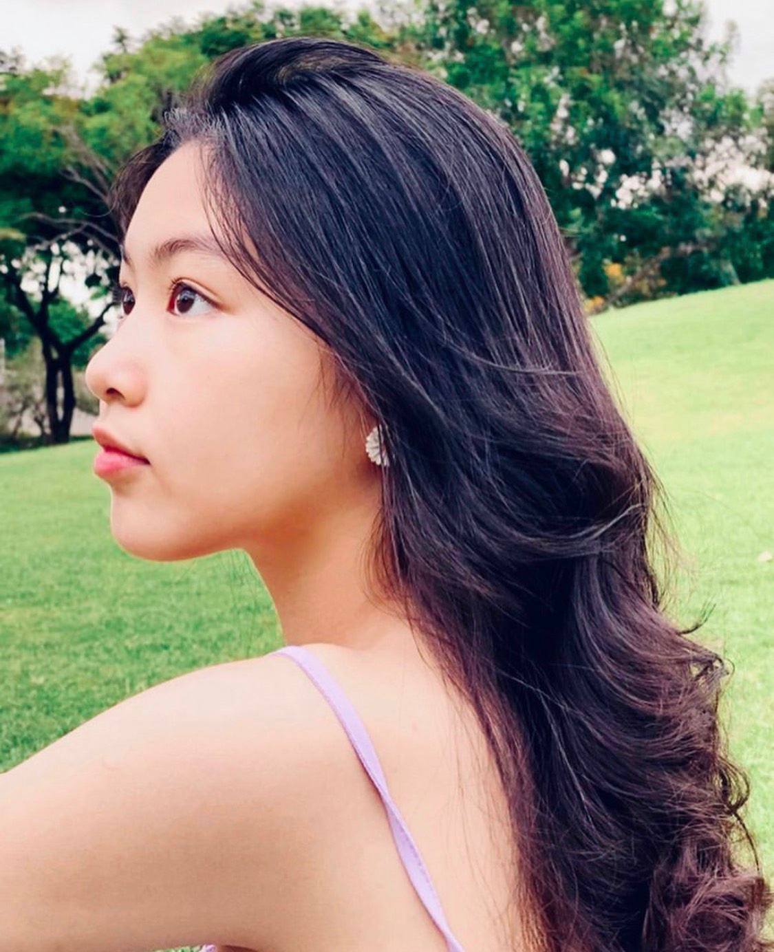 Bố nói con không dùng Facebook, dân tình phát hiện trang MXH con gái Quyền Linh, đăng toàn ảnh Hot-6