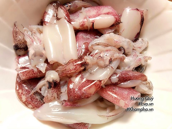 Buổi chiều chiêu đãi cả nhà món mực xào dưa chua lạ miệng-1