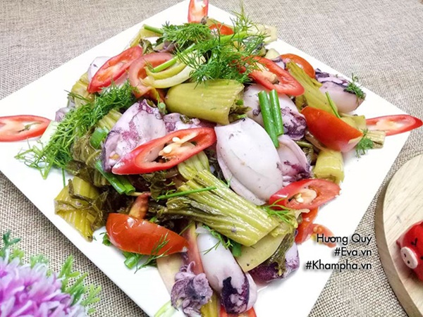Buổi chiều chiêu đãi cả nhà món mực xào dưa chua lạ miệng-9