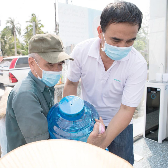 MC Quyền Linh bất ngờ trải lòng nổi khổ của người nổi tiếng: Không biết mình phải nghệ sĩ không?-4