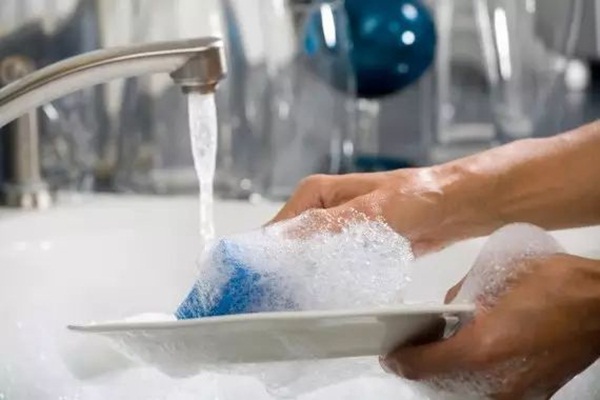 Tẩy sạch vết bẩn trên bếp với tuyệt chiêu thần thánh mà không cần rửa, ai cũng làm được-8