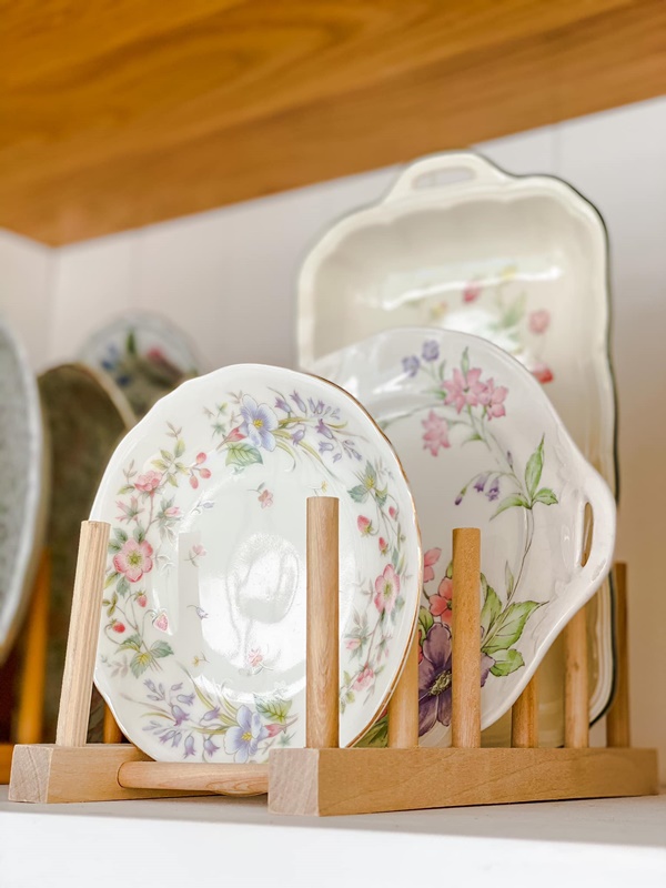 Căn bếp của vợ chồng trẻ Đà Lạt khiến chị em mê mẩn: Lên xứ bơ nên làm bếp cũng màu 034 mới chịu!-10