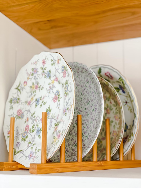 Căn bếp của vợ chồng trẻ Đà Lạt khiến chị em mê mẩn: Lên xứ bơ nên làm bếp cũng màu 034 mới chịu!-12