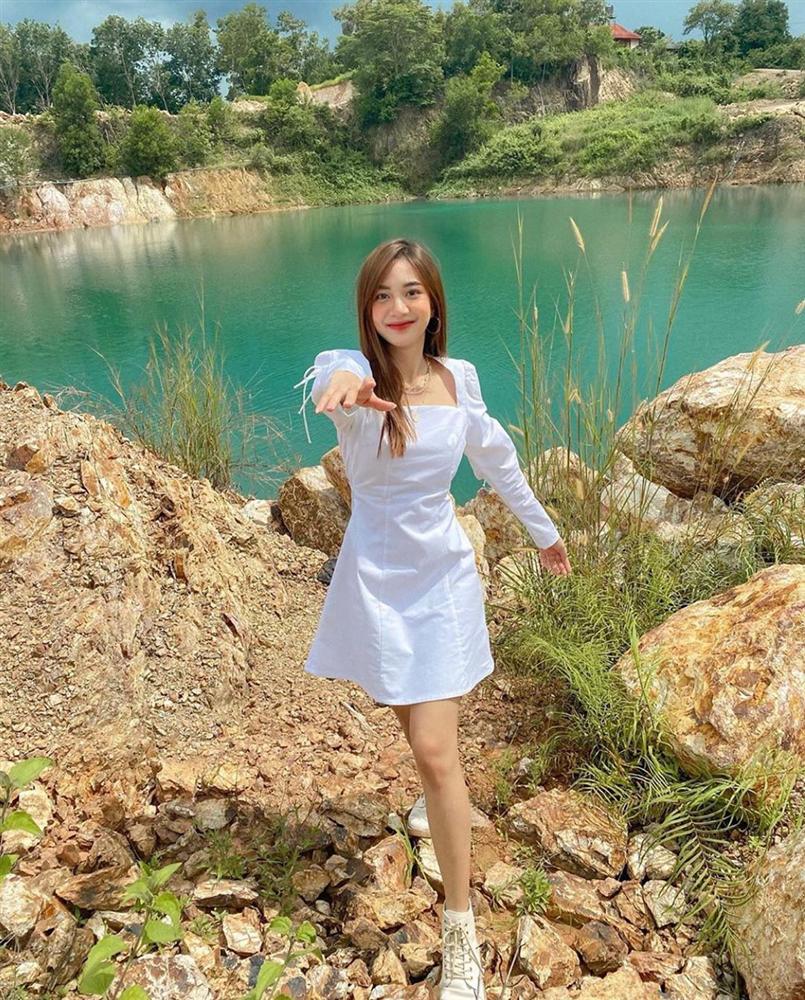 9 mẫu váy liền giúp các nàng có style xịn sò hẳn lên, diện đi chơi sống ảo không chê được điểm nào-2