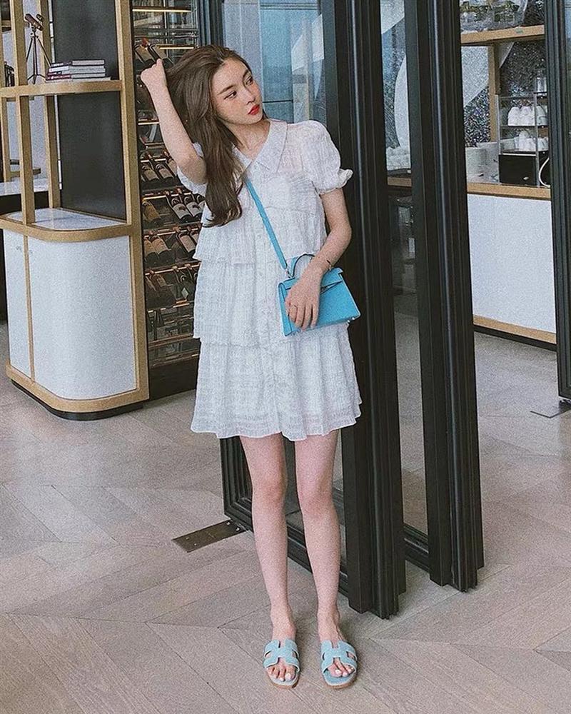 9 mẫu váy liền giúp các nàng có style xịn sò hẳn lên, diện đi chơi sống ảo không chê được điểm nào-9