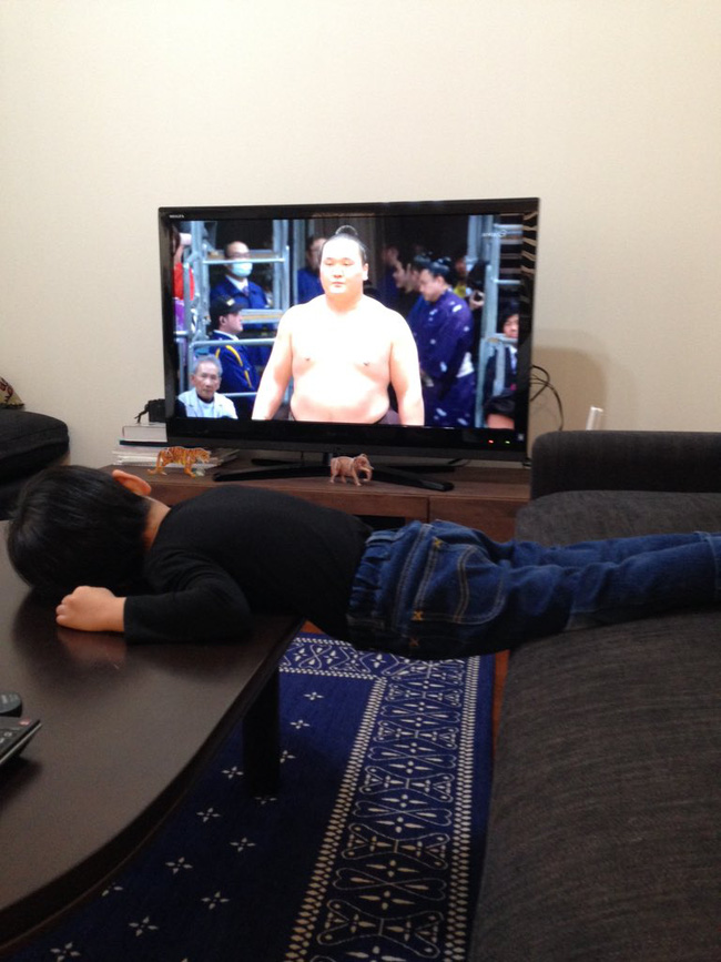 Những tư thế ngủ có thần thái đỉnh cao của các bé, xem xong ai nấy cười té ghế-4