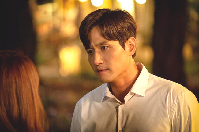 Chờ mãi con mới ngủ, tôi ngọt ngào ôm vợ nào ngờ cô ấy hất ra, đưa 500k và lạnh lùng tuyên bố: Ra ngoài mà vui vẻ!-1