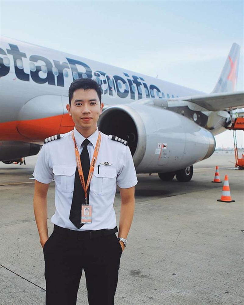 Chàng phi công trẻ nhất Việt Nam khoe bảng lương hơn 2044 tỷ đồng/tháng khiến dân mạng há hốc mồm và sự thật phía sau lại càng gây choáng váng-3