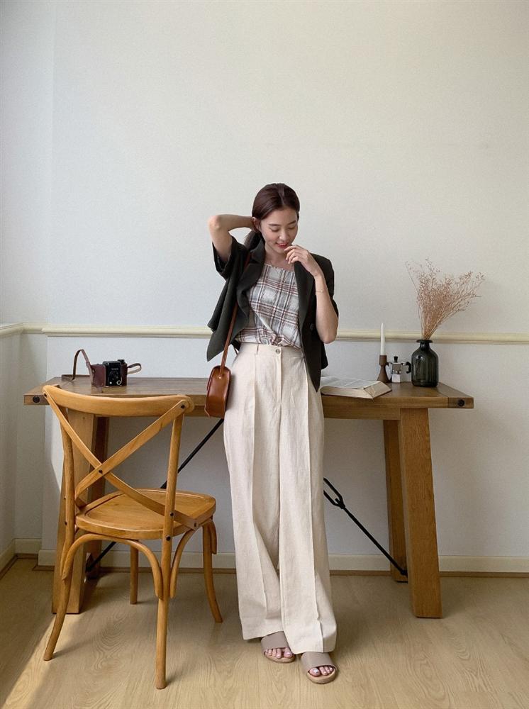 Cuối hè, chị em mau sắm ngay blazer cộc tay không thì thiệt mất bao set đồ thanh lịch sang xịn level max-4