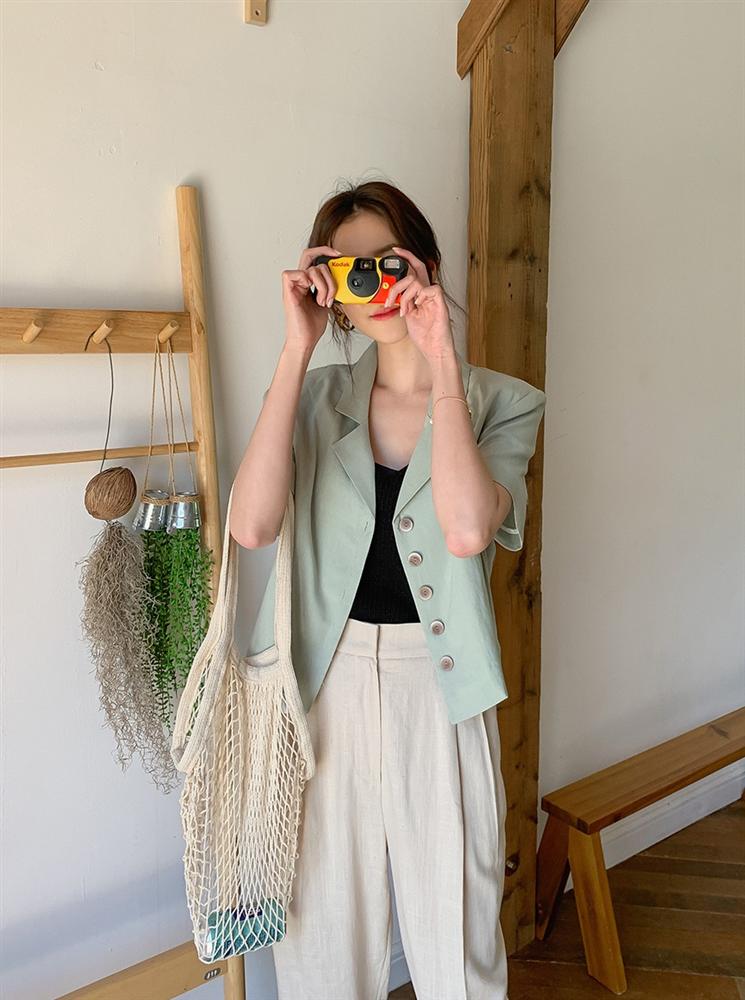 Cuối hè, chị em mau sắm ngay blazer cộc tay không thì thiệt mất bao set đồ thanh lịch sang xịn level max-7