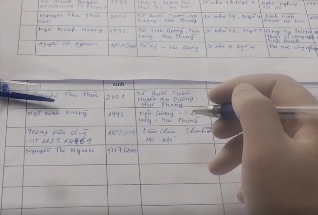 Ảnh, clip: Hà Nội phong tỏa khu dân cư nơi nhân viên xí nghiệp xe buýt mắc COVID-19 sinh sống-3